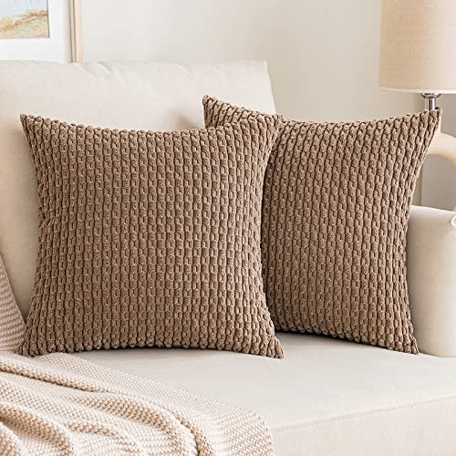 EMEMA Kordsamt Kissenbezüge Sofakissen 50x50 cm Moderne Kissenhüllen Dekorative Dekokissen Weicher Zierkissenbezug für Wohnzimmer Sofa Schlafzimmer 2er Set Braun von EMEMA