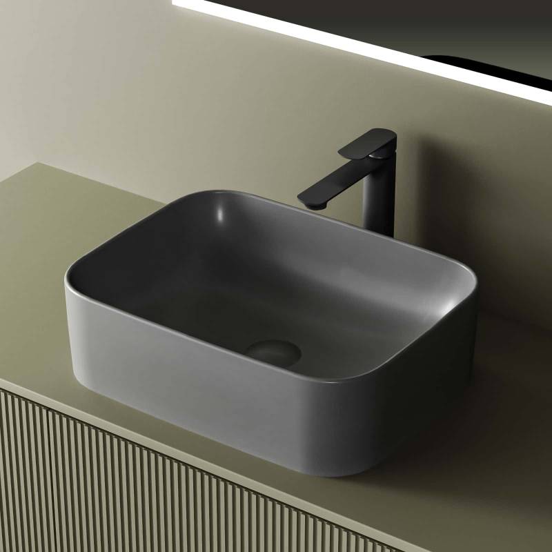 Aufsatzwaschtisch mit pflegeleichter Oberfläche & spritzgeschütztem Design – ohne Hahnloch von EMKE