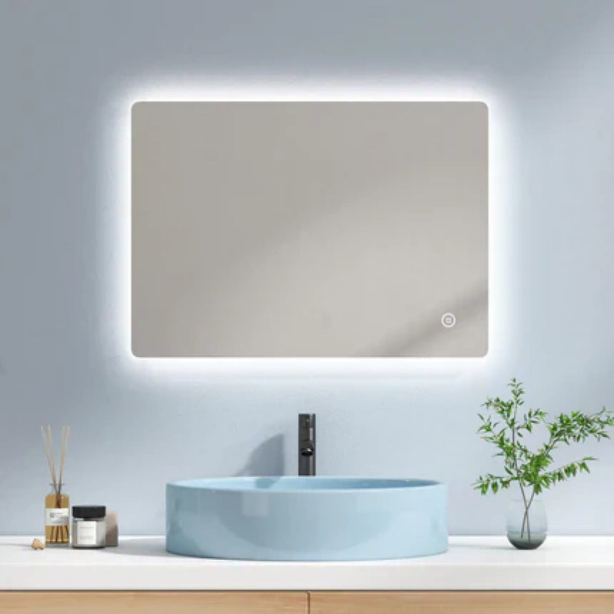 Echteckiger Badspiegel mit integrierter LED-Beleuchtung Echteckiger Badspiegel mit integrierter LED-Beleuchtung von EMKE