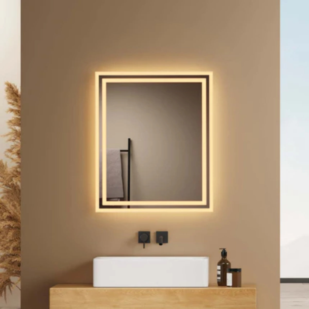 Rechteckiger LED-Badspiegel Rechteckiger LED-Badspiegel von EMKE
