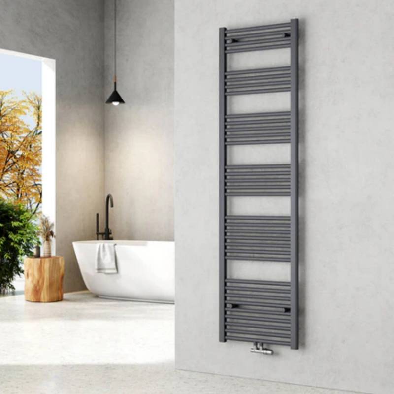 Badheizkörper mit Mittelanschluss zur vertikalen Montage, ideal als Handtuchtrockner von EMKE