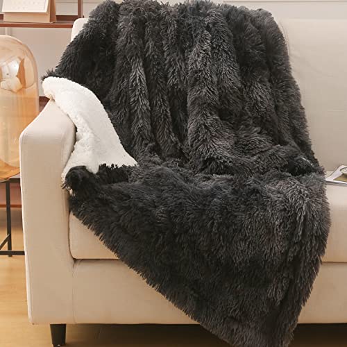 EMME Faux Kuscheldecke Flauschig, Felldecke, Pelz Wolldecke, Wohndecke, Super Weich, Plüschig, Dicke, Lange Haare Shaggy Decke, Warme Gemütliche für Sofa und Bett (Tie Dye Dunkelgrau, 130 x 150 cm) von EMME