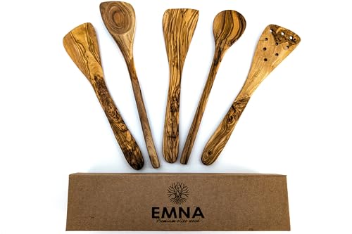 EMNA - 5-teiliges Oliven-Holz Küchenutensilien-Set | ca. 30 cm | Exklusive Geschenk-Box | Koch-Löffel | Pfannen-Wender | Geschenkidee | Geburtstag | Weihnachten | Frau | Mutter | Mann | Vater | Ostern von EMNA