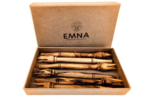 EMNA – 6er Luxus Olivenpicker Set aus seltenem Olivenholz | ca. 14 cm | Handgefertigte Unikate | Antipasti Spieße für Oliven Käse Tapas | Exklusive Geschenkbox mit Zertifikat | Premium Geschenkidee EMNA – 6er Luxus Olivenpicker Set aus seltenem Olivenholz | ca. 14 cm | Handgefertigte Unikate | Antipasti Spieße für Oliven Käse Tapas | Exklusive Geschenkbox mit Zertifikat | Premium Geschenkidee von EMNA