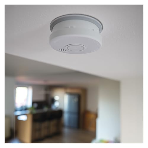 EMOS - Rauchmelder, Brandmelder, Feuermelder zur Decken- und Wandmontage - Fotoelektrischer Sensor, Akustische Signalisation 85 dB, optische LED Warnmeldung - 10 Jahre Lebensdauer - inkl. 9V Batterie EMOS - Rauchmelder, Brandmelder, Feuermelder zur Decken- und Wandmontage - Fotoelektrischer Sensor, Akustische Signalisation 85 dB, optische LED Warnmeldung - 10 Jahre Lebensdauer - inkl. 9V Batterie von EMOS