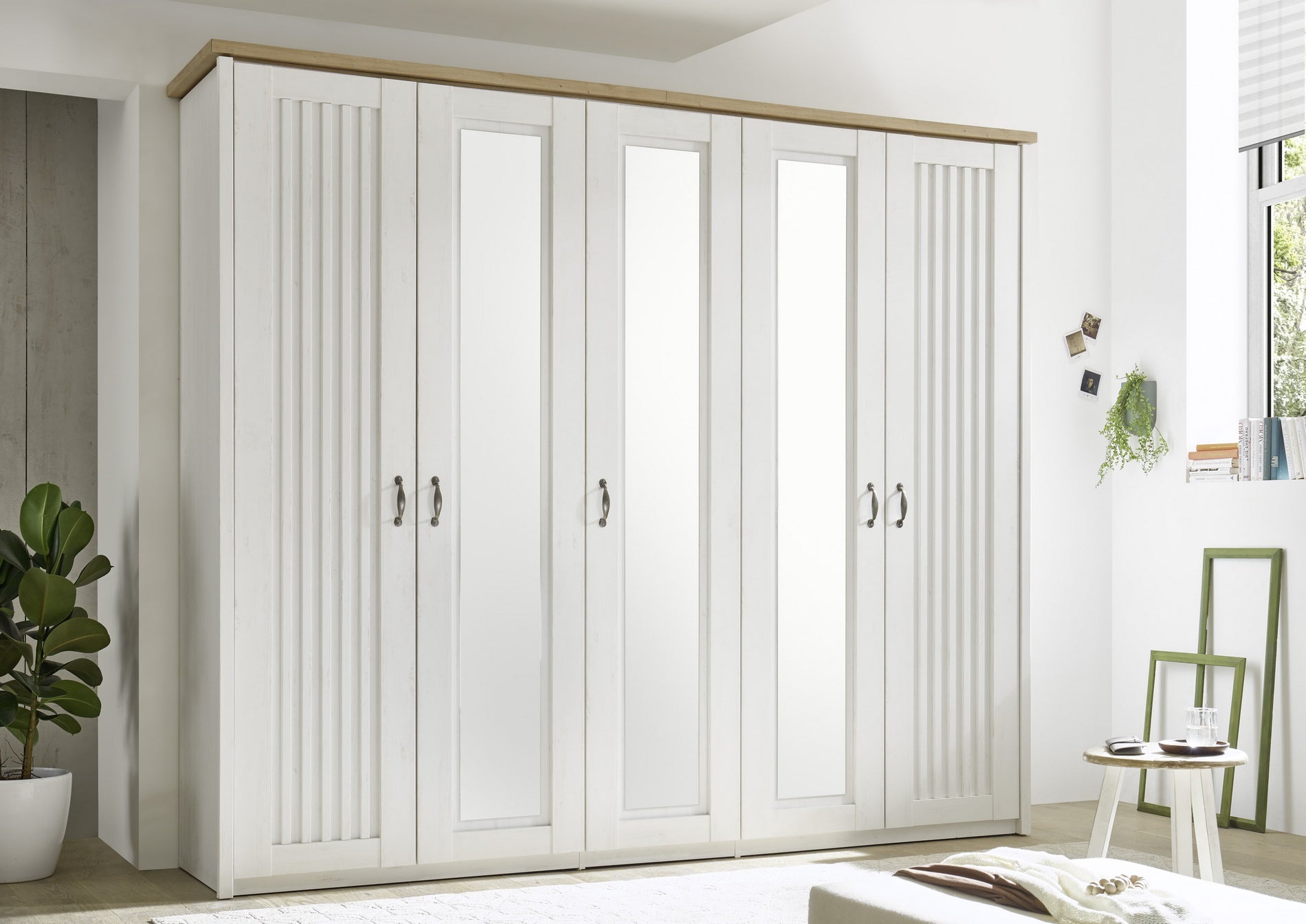 Kleiderschrank 5-türig 265 cm Pinie weiss Eiche Trentino von EMPINIO24