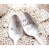 Best Friends Löffel Set - Hand Gestempelt Kaffee Tee Eis Weihnachtsgeschenk Geschenke Für Sie Vintage Silberplatte von EOJStudios