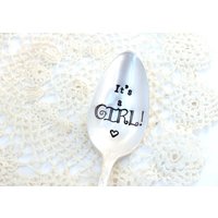Es Ist Ein Mädchen Löffel - Handgestempelter Schwangerschaft Baby Ankündigung Kaffee Tee Eis Foto Requisite Shower Geschenk Neues von EOJStudios