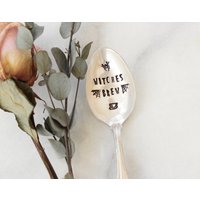 Hexen Brau Löffel - Kaffee Tee Eis Handgestempelt Vintage Halloween Silber Besteck Geschenke Für Sie Mutter Schwester Freundin Kleben Stuffer von EOJStudios