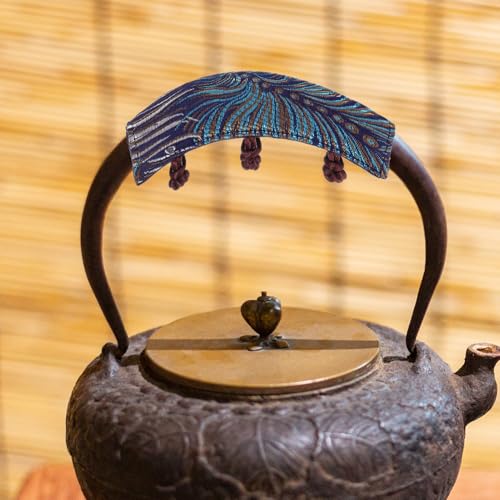 ERINGOGO Teekannen Griffpolster Isolierte Abdeckung Hitzebeständig Griffschutz mit Dekorativem Muster Kompakt Leicht Praktisch für Heißen Teekessel Griffschutz ERINGOGO Teekannen Griffpolster Isolierte Abdeckung Hitzebeständig Griffschutz mit Dekorativem Muster Kompakt Leicht Praktisch für Heißen Teekessel Griffschutz von ERINGOGO