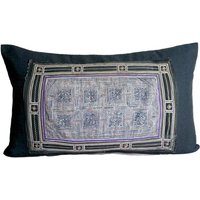 Vintage Schwarzes Hmong Batik Lendenkissen, Hill Tribe Kissenbezug 12x20 "Hmong & Handgenäht Bestickt, Kissen von ESANStudio