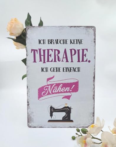 Vintage Nähen Schild mit Spruch 20x30cm - ICH BRAUCHE KEINE THERAPIE - Retro Nähmaschine Blechschild Nähzubehör Metallschild Wanddeko Geschenk für Nähzimmer Nähbegeisterte von ESFIVHO