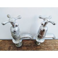 Vintage Englisch Große Metall Küchenspüle Badezimmer Heiß Kalt Froid Chaud Wasserhahn Messing C1950-60S/Eve von EVEofEurope