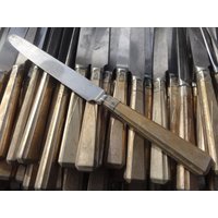 Vintage Englisch Sheffield Made Unfertige Plain Pine Großes Abendessen Messer Besteck Silber Preis Einzeln C1960Er Jahre/Eve Of Europe von EVEofEurope