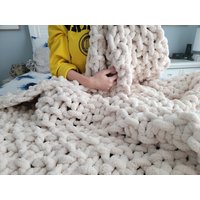 Haferdecke - Chenille Decke Boho Weihnachtsdecke Kuschelige Grobstrick Weiche Und Warme Geschenk von EVOKnit