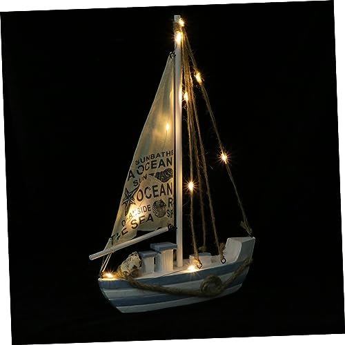 EXAOMBLE Holz Segelboot mit LED Dekoration im Mediterranen Stil Tischdeko für Wohnzimmer Schlafzimmer und Büro als Fotorequisite oder für Freunde Batterie EXAOMBLE Holz Segelboot mit LED Dekoration im Mediterranen Stil Tischdeko für Wohnzimmer Schlafzimmer und Büro als Fotorequisite oder für Freunde Batterie von EXAOMBLE