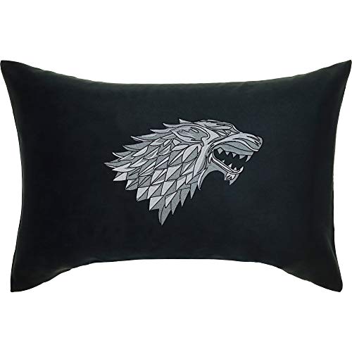 EXPRESS-STICKEREI Dekokissen mit Motiv House of Stark Wappen Wohnzimmer Deko Kissen GOT Schattenwolf Symbol Winter is Coming Polsterüberzug für Sofa Geschenk Game-of-Throne-Fan | 40x60cm | schwarz von EXPRESS-STICKEREI