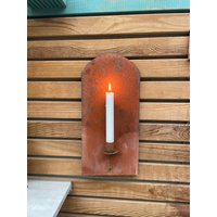 Antiker Dachziegel Mit Kerzenhalter Aus Rostigem Metall von EarlGreyManufaktur