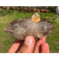 130Gr Doppelterminierte Fenster Quarzkristall Mit Beweglicher Enhyperwasserblase Selten | 01 von EarthMineralsCo