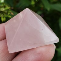 Rosenquarz Pyramide Natürliche Kristallheilung Edelstein Poliert Mineralenergie/Geformte Probe Rosenquarz Pyramide Natürliche Kristallheilung Edelstein Poliert Mineralenergie/Geformte Probe von EarthsRocks