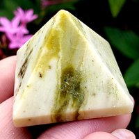 Unendliche Steinpyramide Natürliche Kristallheilung Edelstein Poliert Mineralenergie/Pyramidenförmige Dekorative Sammlerstück Unendliche Steinpyramide Natürliche Kristallheilung Edelstein Poliert Mineralenergie/Pyramidenförmige Dekorative Sammlerstück von EarthsRocks