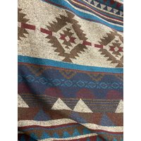 Wollmischung Decke Werfen in Blues Brauns Merlot Und Weizen Diamant-Druck von EarthyEcoStyle