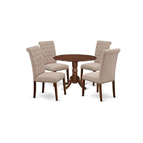 Das 5-teilige Esszimmer-Set enthält einen runden Dinette-Tisch mit herunterfallenden Blättern und vier Parson-Stühlen mit hellem Rehkitzstoff, Mahagoni-Finish Das 5-teilige Esszimmer-Set enthält einen runden Dinette-Tisch mit herunterfallenden Blättern und vier Parson-Stühlen mit hellem Rehkitzstoff, Mahagoni-Finish von East West Furniture