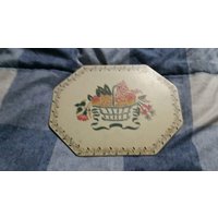 Achteck-Herbst-Mittelstück-Design-Dekorativer Untersetzer Oder Hot-Item-Tischschoner Hergestellt Von Der Tin Box Company in New York von EastIdahoCompany