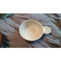 Corning Kochgeschirr Weiß Glas Grab It Bowl Kochtopf Von Vintage Kitchen Made in Usa von EastIdahoCompany