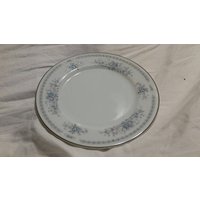 Feines Porzellan China "Christine" 6, 25-Zoll-Brot/Butter Teller Mit Blauen Blumen Weiße Ersatzschale Made in Japan Platinum Rim von EastIdahoCompany