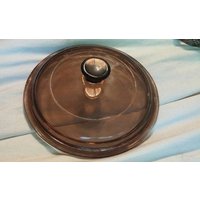 Gewölbte Braun Glas Runde 6, 25 Zoll Pyrex Deckel Visions Kochgeschirr V C Gewölbte Braun Glas Runde 6, 25 Zoll Pyrex Deckel Visions Kochgeschirr V C von EastIdahoCompany