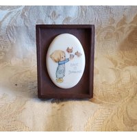 Hallmark Karten, Kleine Betsey Clark, Ovales Plastikbild "Love Is Sharing", Holzbilderrahmen, Shadow Box Decor von EastIdahoCompany