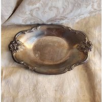 International Silver Company, 20 cm Ovales Serviertablett, Versilbert, Nummer 448, Geprägter Blumenrand, Sellerieschale International Silver Company, 20 cm Ovales Serviertablett, Versilbert, Nummer 448, Geprägter Blumenrand, Sellerieschale von EastIdahoCompany