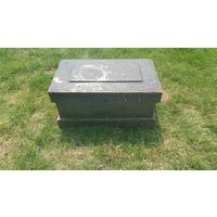 Kleine Rustikale Und Gealterte Army Green Carpenters Truhe Oder Werkzeugkiste Mit Einsatz Vintage Home Decor von EastIdahoCompany