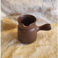 Mayflower, Denby-Langley, Dunkle Schokolade, Milchkännchen Oder Sirupkrug, Hergestellt in England, Vintage Küchenwerkzeug von EastIdahoCompany