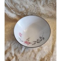 Seltener Fund, Noritake "Rosemarie", 20 cm Runde Servierschale, Kartoffel/Gemüse Pasta, Rosa Rosen, Graue Blätter, Graues Band, Hergestellt in Japan von EastIdahoCompany