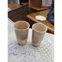 Seltenes Fundstück, Barkwood Von Metlox - Poppytrail Vernon 2Er Set, Trinkbecher, Beige Hintergrund, Braun Gebürstet, Vintage Barware von EastIdahoCompany