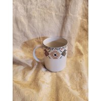 Timberline Von Studio Nova, 8 Unzen Kaffeetasse Oder Becher, Azteken Design Am Rand, Alltagsgericht, Küche Der 1990Er Jahre Timberline Von Studio Nova, 8 Unzen Kaffeetasse Oder Becher, Azteken Design Am Rand, Alltagsgericht, Küche Der 1990Er Jahre von EastIdahoCompany
