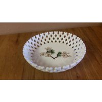 Westmoreland Milchglas Offene Spitze Schüssel Mit Rosa Blume Oder Kirschblüten Design Candy Dish Hochzeitsdekor Westmoreland Milchglas Offene Spitze Schüssel Mit Rosa Blume Oder Kirschblüten Design Candy Dish Hochzeitsdekor von EastIdahoCompany