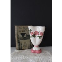 Jahrgang 1960 Keramik Blumen Übertopf/Vase - Rosa Blüten Mit Grünen Blättern Sockel Basis Vintage Art Wellige Stil von EastMainVintage