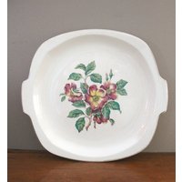Vintage Paden City Keramik Schale/Teller - Große Behandelt Rote & Gelbe Blume Serving Tray Silber Trim Floral Grünen Blättern Und Dornen Vintage Paden City Keramik Schale/Teller - Große Behandelt Rote & Gelbe Blume Serving Tray Silber Trim Floral Grünen Blättern Und Dornen von EastMainVintage