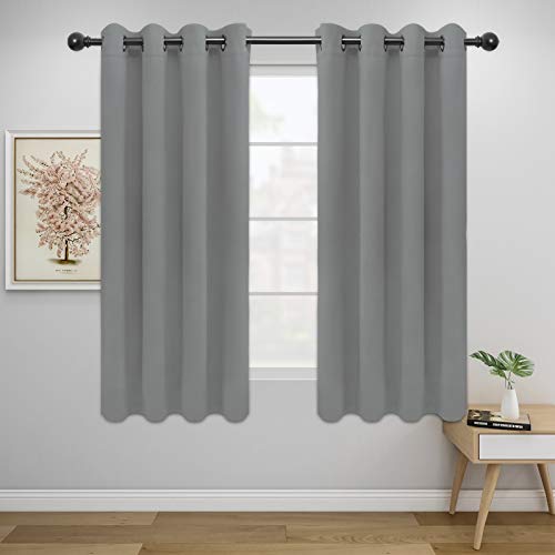 Easy-Going Verdunkelungsvorhänge für Schlafzimmer, solide, wärmeisolierte Vorhänge mit Ösen und Geräuschreduzierung, Raumverdunkelungsvorhänge für Wohnzimmer, 2 Paneele (132,1 x 117,8 cm, Hellgrau) Easy-Going Verdunkelungsvorhänge für Schlafzimmer, solide, wärmeisolierte Vorhänge mit Ösen und Geräuschreduzierung, Raumverdunkelungsvorhänge für Wohnzimmer, 2 Paneele (132,1 x 117,8 cm, Hellgrau) von Easy-Going