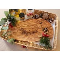 Schneidebrett, Olivenholz, Graviert, Weihnachtsgeschenk, Hochzeitsgeschenk, Vogel, Holzbrett, Frühstücksbrett von Eatartdrink