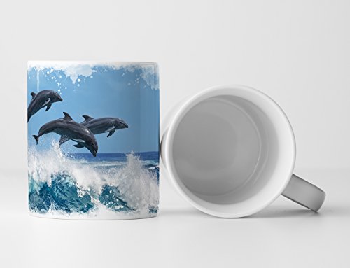 Eau Zone Fotokunst Tasse Geschenk Tierfotografie – Delfine springen aus dem Wasser von Eau Zone