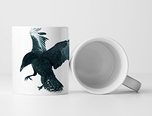 Eau Zone Fotokunst Tasse Geschenk Tierfotografie – schwarzer Fliegender Rabe von Eau Zone