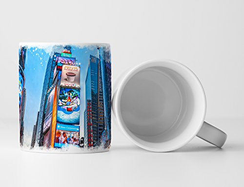 Eau Zone Fotokunst Tasse Geschenk Urbane Fotografie – Leuchtender Times Square New York City USA von Eau Zone