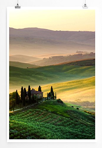 Eau Zone Home Bild - Landschaft Natur – Haus in der Toskana in Hügellandschaft Italien- Poster Fotodruck in höchster Qualität von Eau Zone