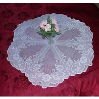 Runde Decke Häkeldecke Häkeldeckchen Mit Blütengirlanden 80cm von EchteHandarbeiten