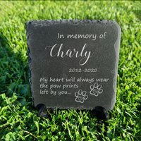 Personalisierbare Pet Gedenktafel Aus Schieferstein in Größe 10x10cm Katze Hund Dunkelgrau Grabmarkierer Personalisierbare Pet Gedenktafel Aus Schieferstein in Größe 10x10cm Katze Hund Dunkelgrau Grabmarkierer von EclecticPrintDesign