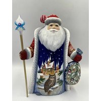 Weihnachtsmann in Rot Aus Einer Linde Geschnitzt - Ein Märchenschloss von EclecticaShopPrague